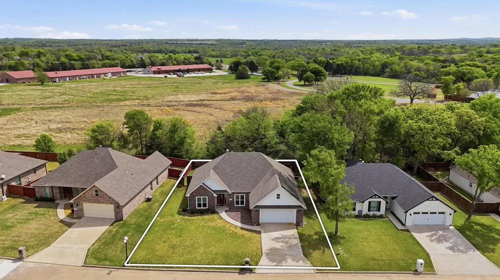 230 Bent Oak Drive Pottsboro, TX 75076