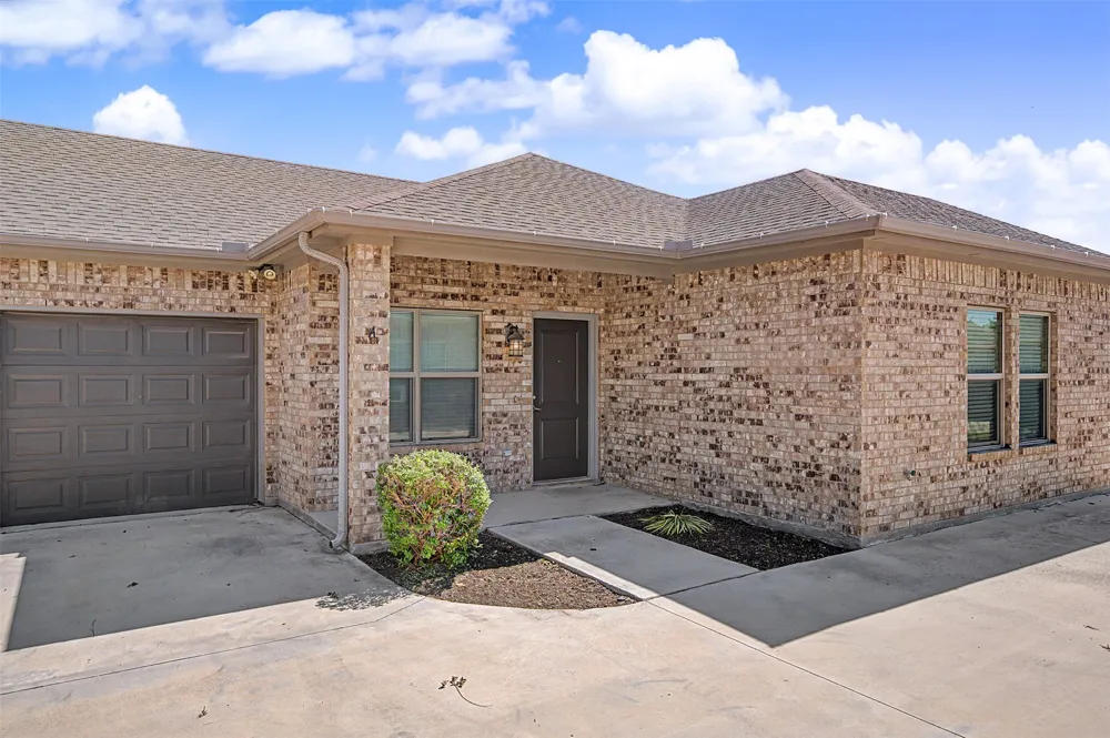 213 Stewart Bend Court #A Azle, TX 76020