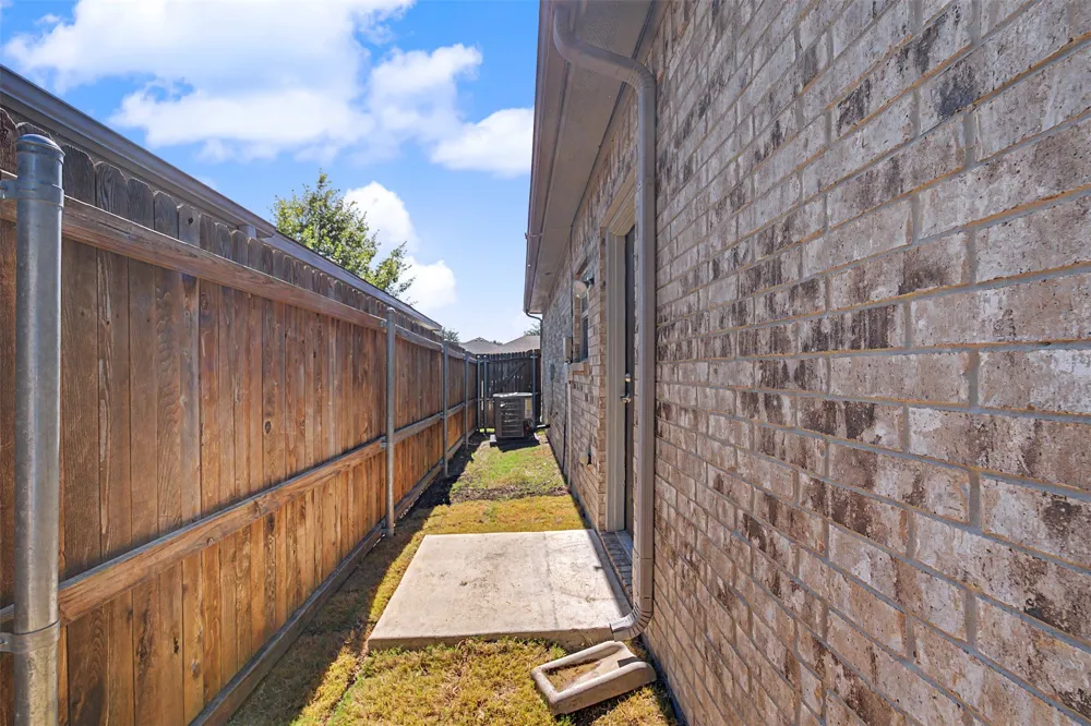213 Stewart Bend Court #A Azle, TX 76020