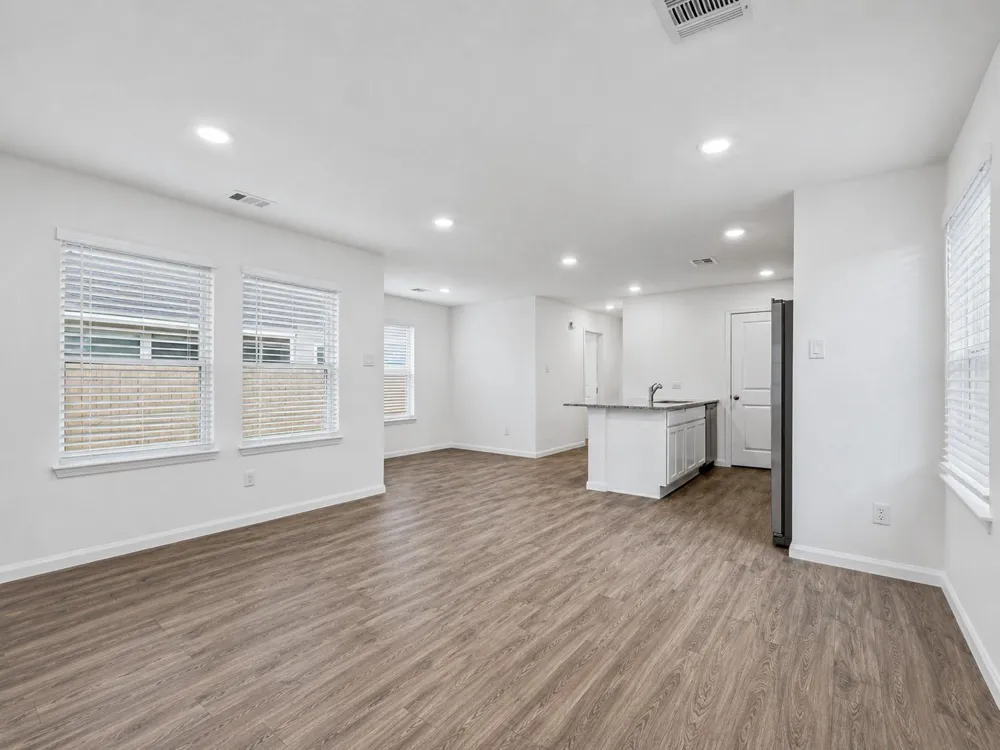 11935 Detar Willis, TX 77378
