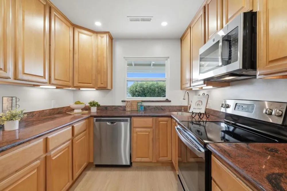 3343 Victoria Avenue Santa Clara, CA 95051