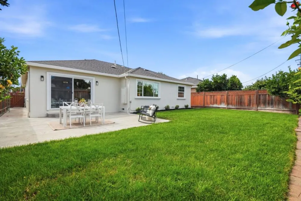 3343 Victoria Avenue Santa Clara, CA 95051