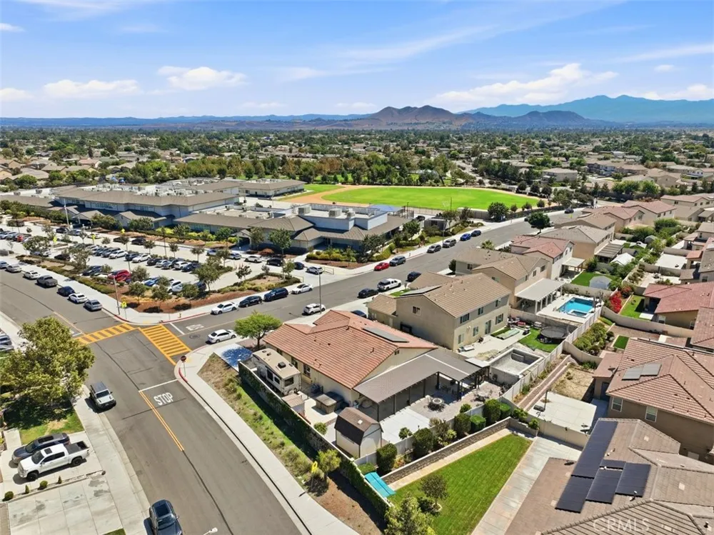 11565 Forsythia Street Jurupa Valley, CA 91752