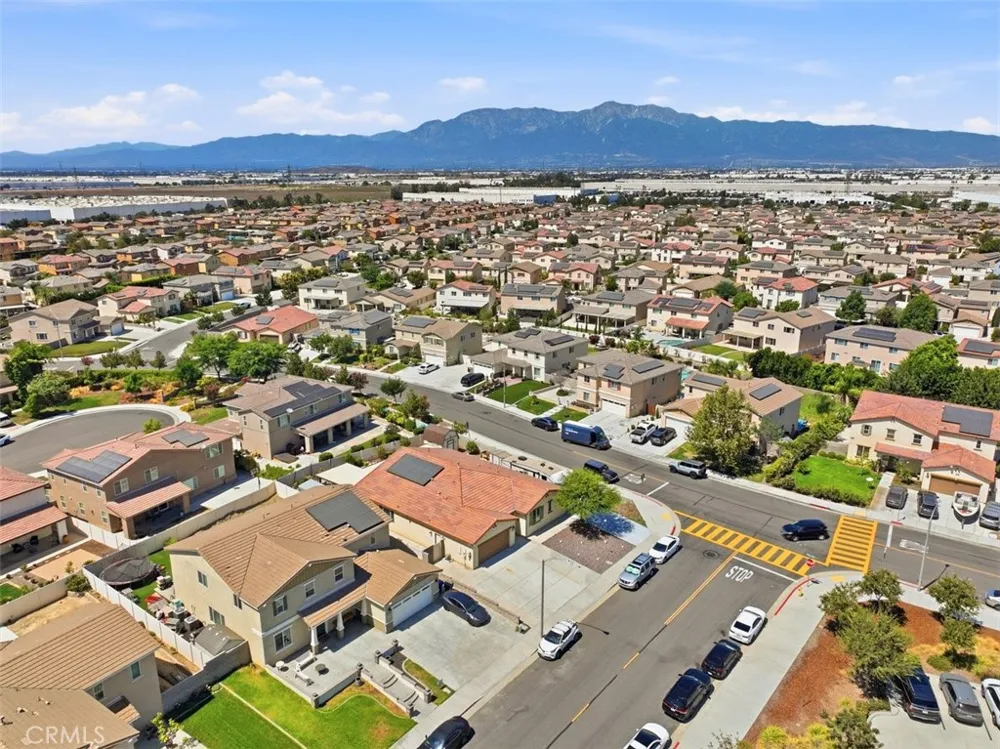 11565 Forsythia Street Jurupa Valley, CA 91752