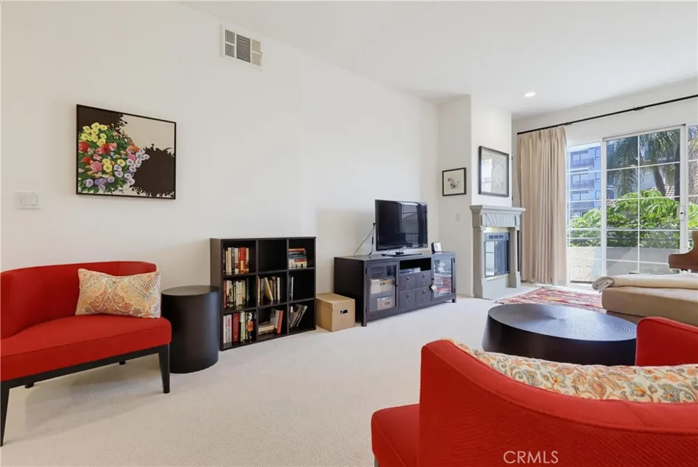 3535 Dunn Drive #201 Los Angeles, CA 90034