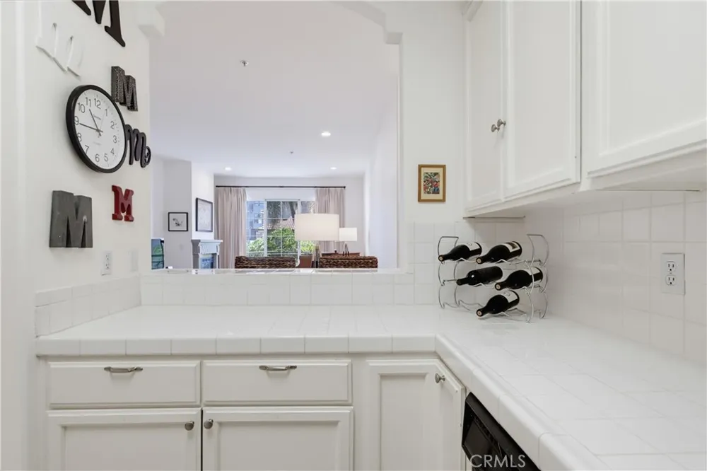 3535 Dunn Drive #201 Los Angeles, CA 90034