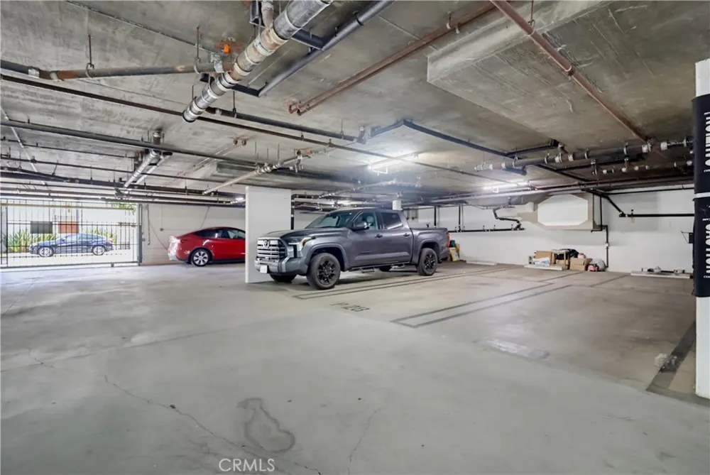 3535 Dunn Drive #201 Los Angeles, CA 90034