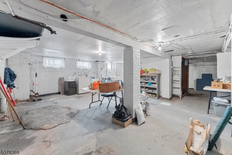 78 Girard Pl Newark City, NJ 07108