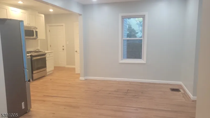 94 Sanford St East Orange City, NJ 07018