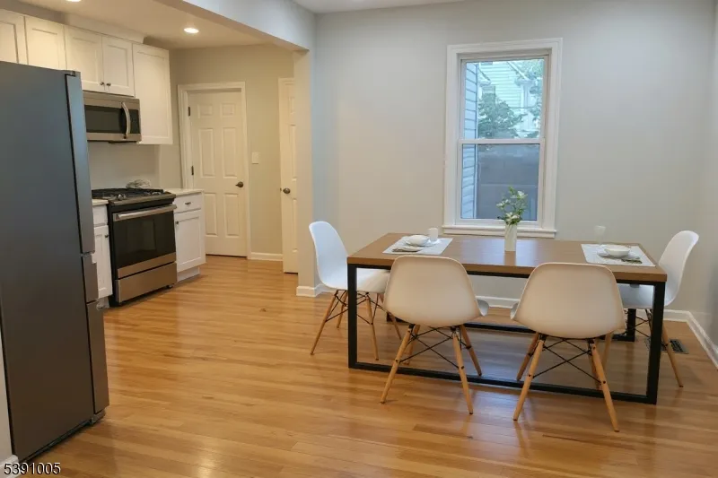 94 Sanford St East Orange City, NJ 07018