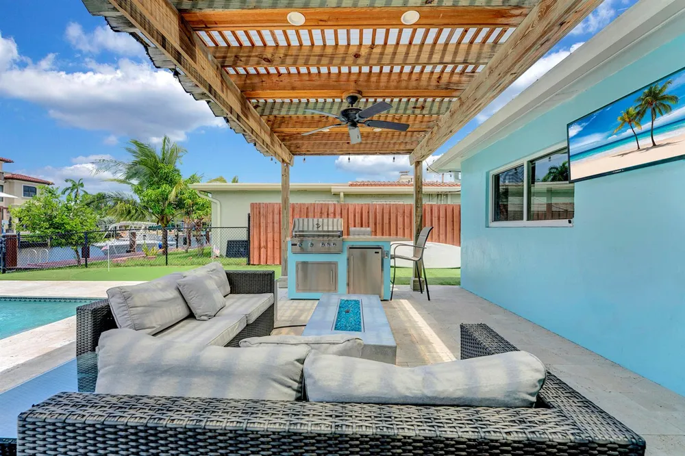 2291 SE 15th Street Pompano Beach, FL 33062