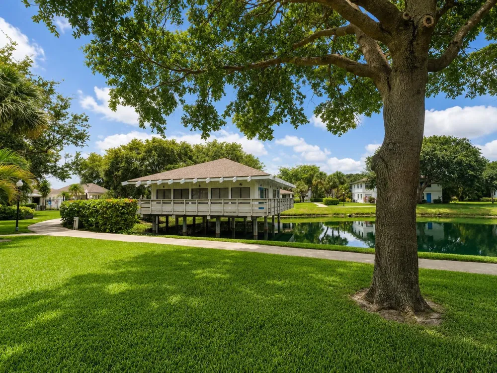 3132 SW 20TH TERRACE #12B Delray Beach, FL 33445