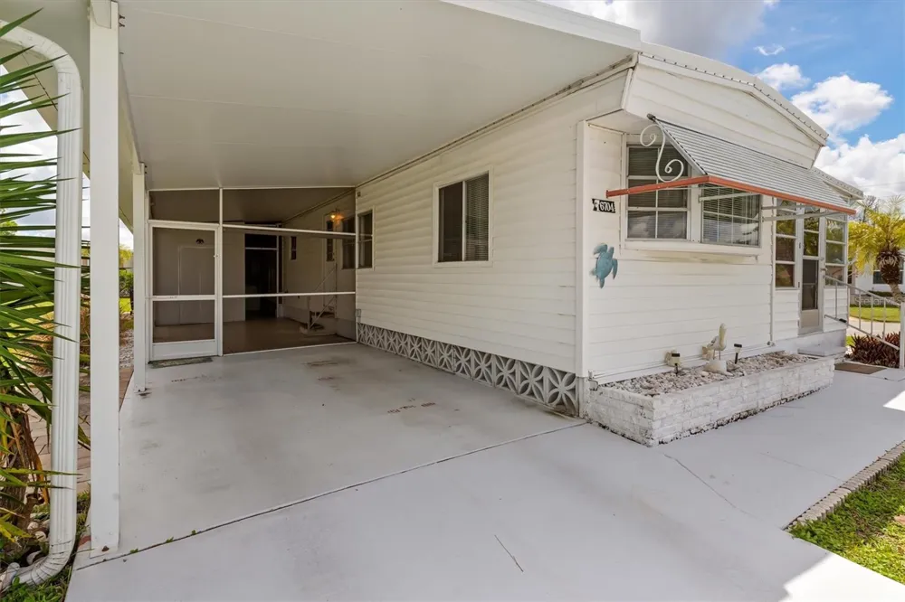 6704 HOEMI COURT North Port, FL 34287