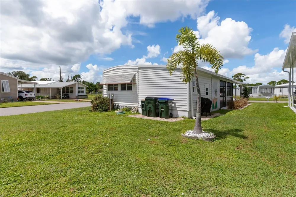 6704 HOEMI COURT North Port, FL 34287