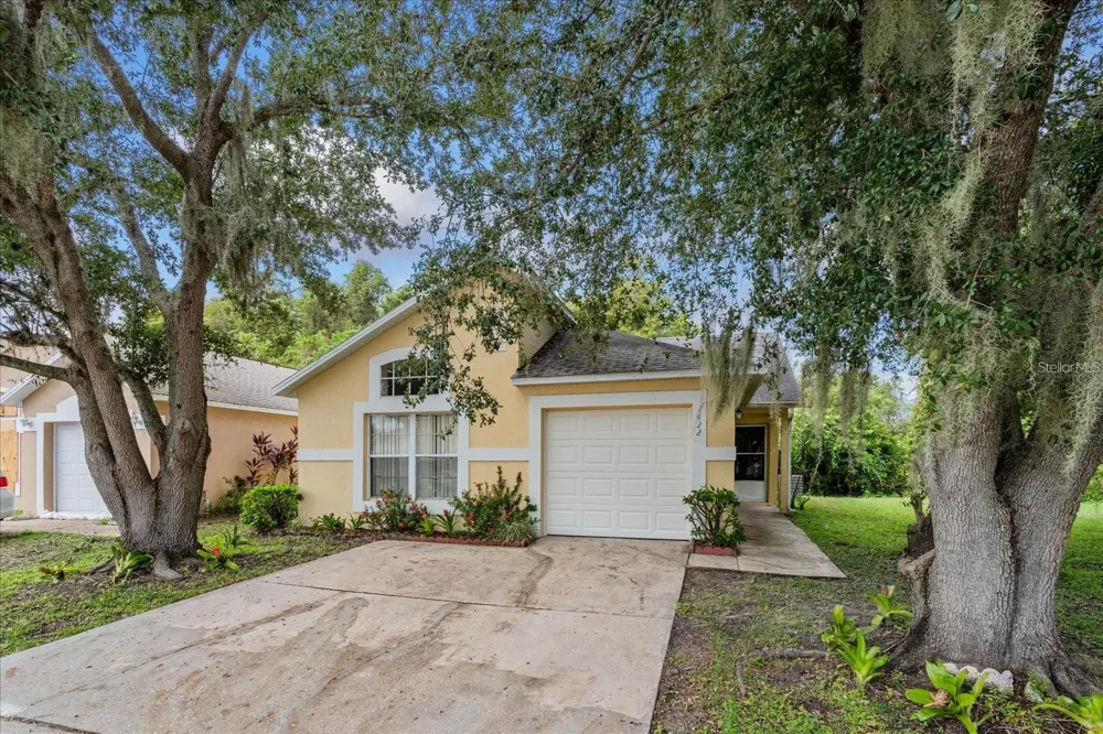 2422 PARSONS POND CIRCLE Kissimmee, FL 34743