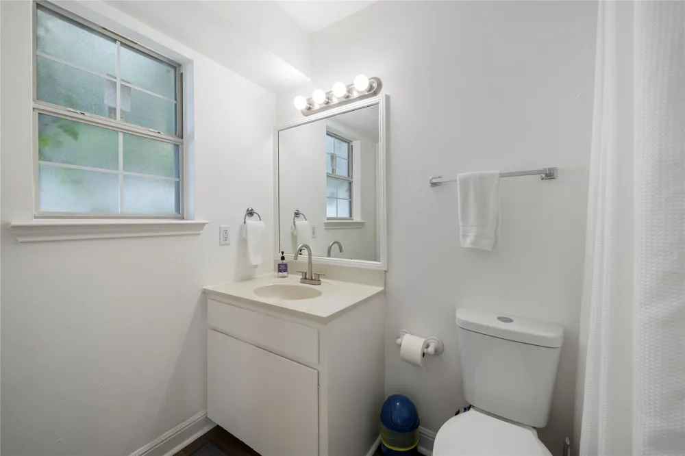 2509 Quarry Road #B Austin, TX 78703