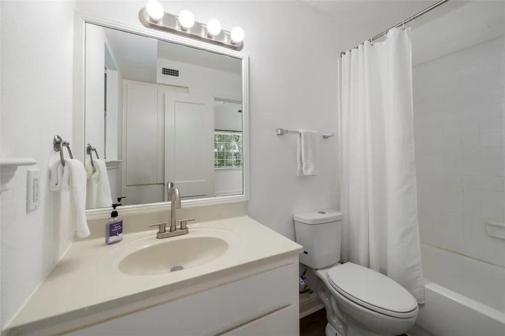 2509 Quarry Road #B Austin, TX 78703