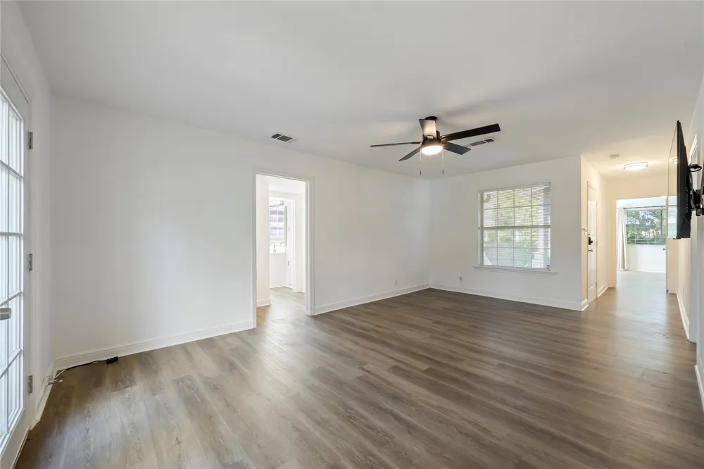 2509 Quarry Road #B Austin, TX 78703