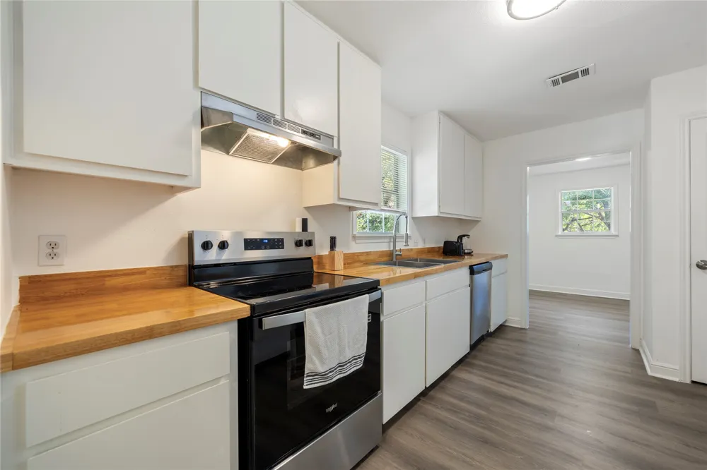 2509 Quarry Road #B Austin, TX 78703