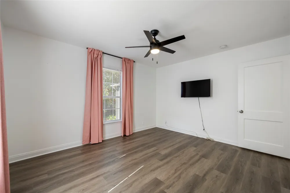 2509 Quarry Road #B Austin, TX 78703