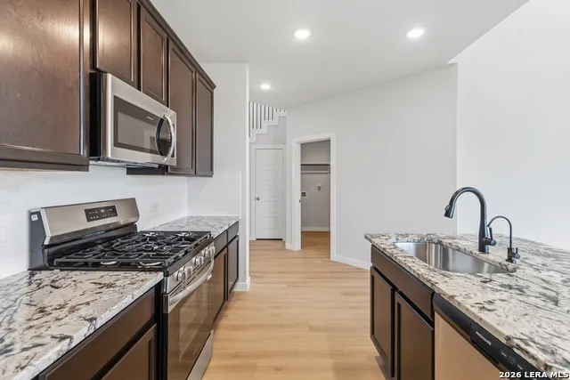 16642 Ginger Crossing Elmendorf, TX 78112