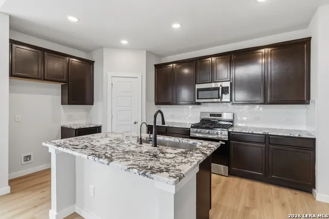 16642 Ginger Crossing Elmendorf, TX 78112