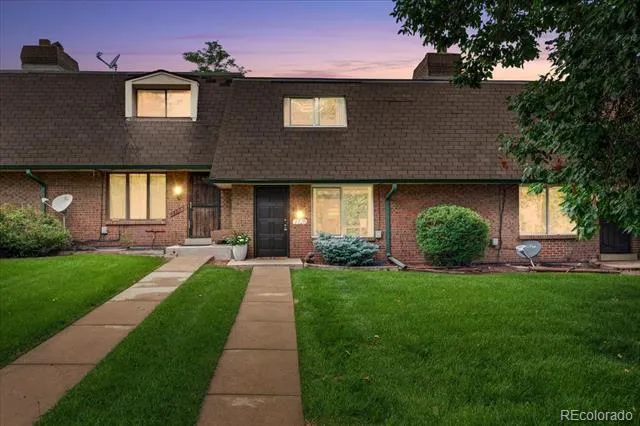 7725 W Glasgow Place Littleton, CO 80128