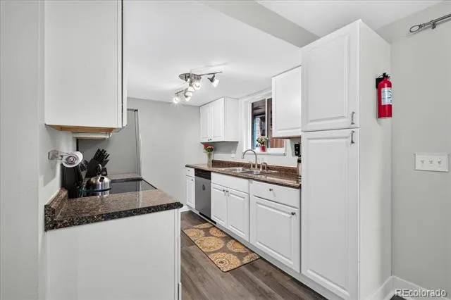 7725 W Glasgow Place Littleton, CO 80128