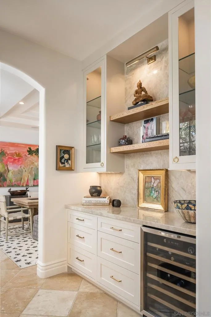1040 Crest Dr Encinitas, CA 92024