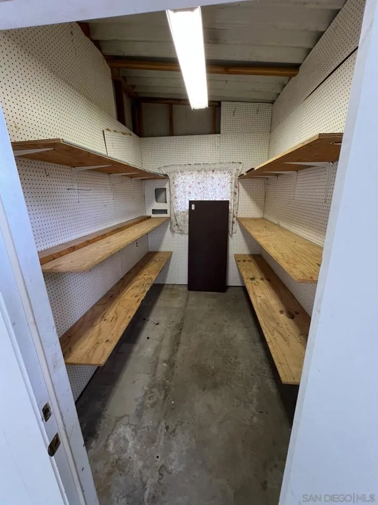 8975 Lawrence Welk #SPC 311 Escondido, CA 92026