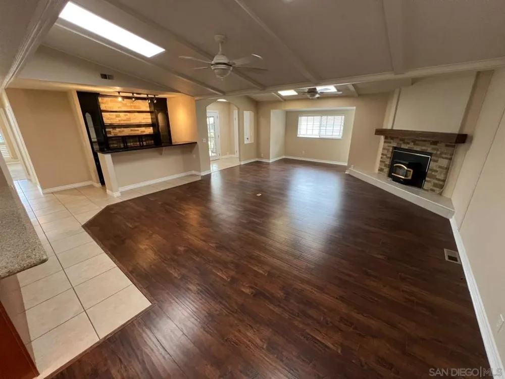 8975 Lawrence Welk #SPC 311 Escondido, CA 92026