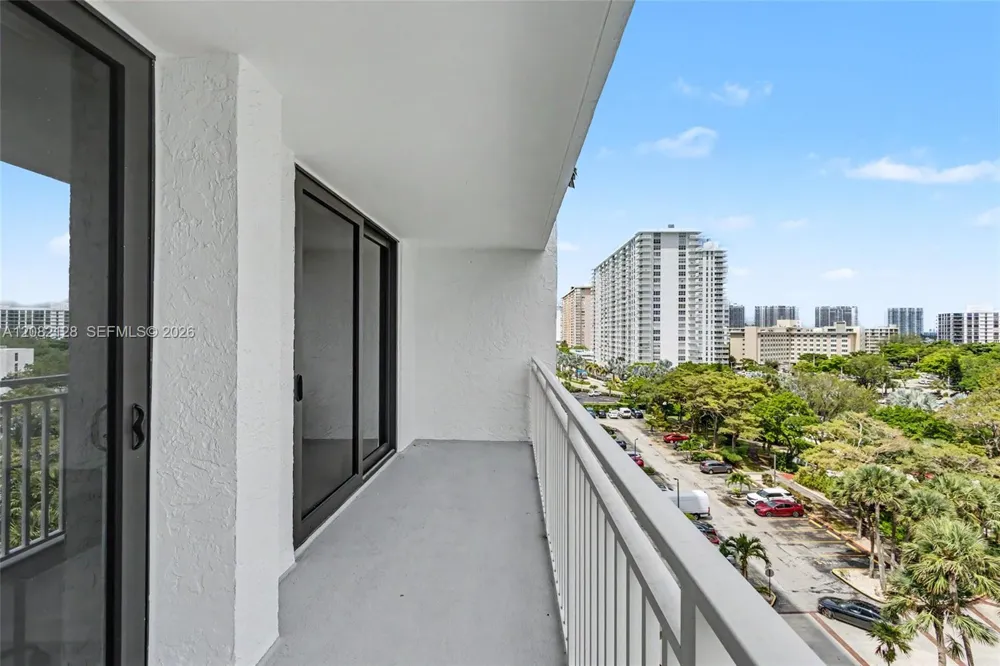 210 174th St #816 Sunny Isles Beach, FL 33160