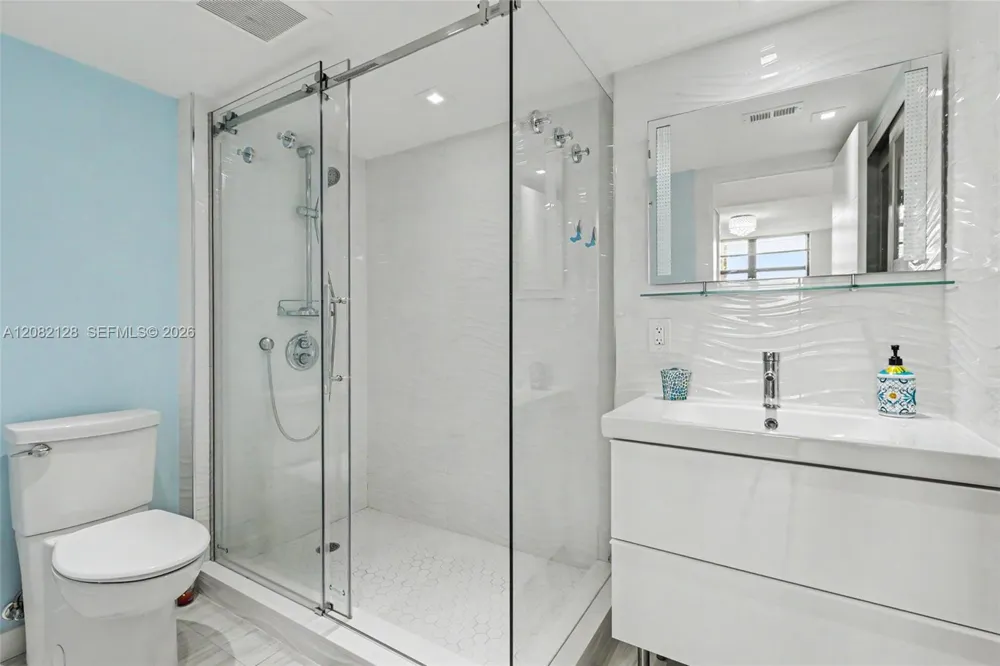 210 174th St #816 Sunny Isles Beach, FL 33160