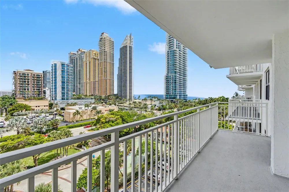 210 174th St #816 Sunny Isles Beach, FL 33160