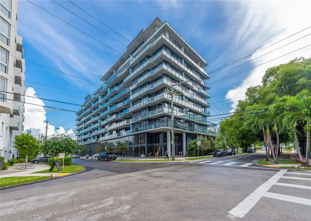 201 SW 17th Rd #807 Miami, FL 33129
