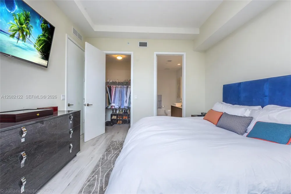 201 SW 17th Rd #807 Miami, FL 33129