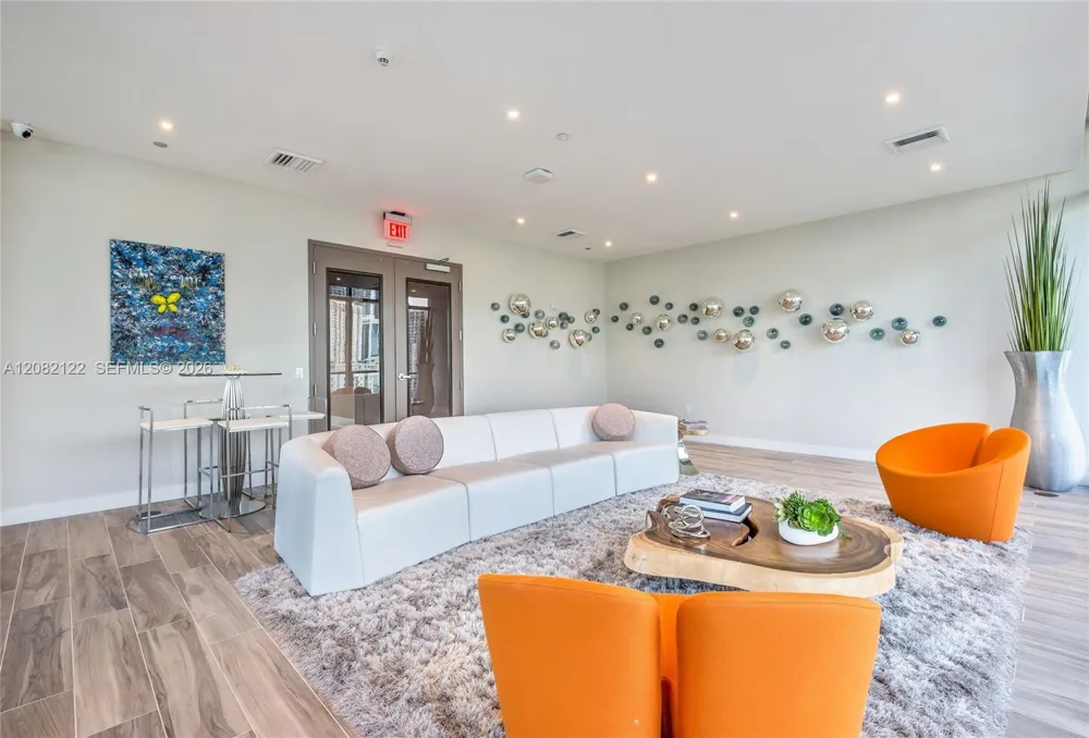 201 SW 17th Rd #807 Miami, FL 33129