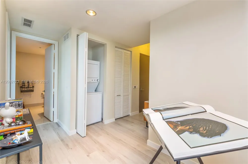 201 SW 17th Rd #807 Miami, FL 33129