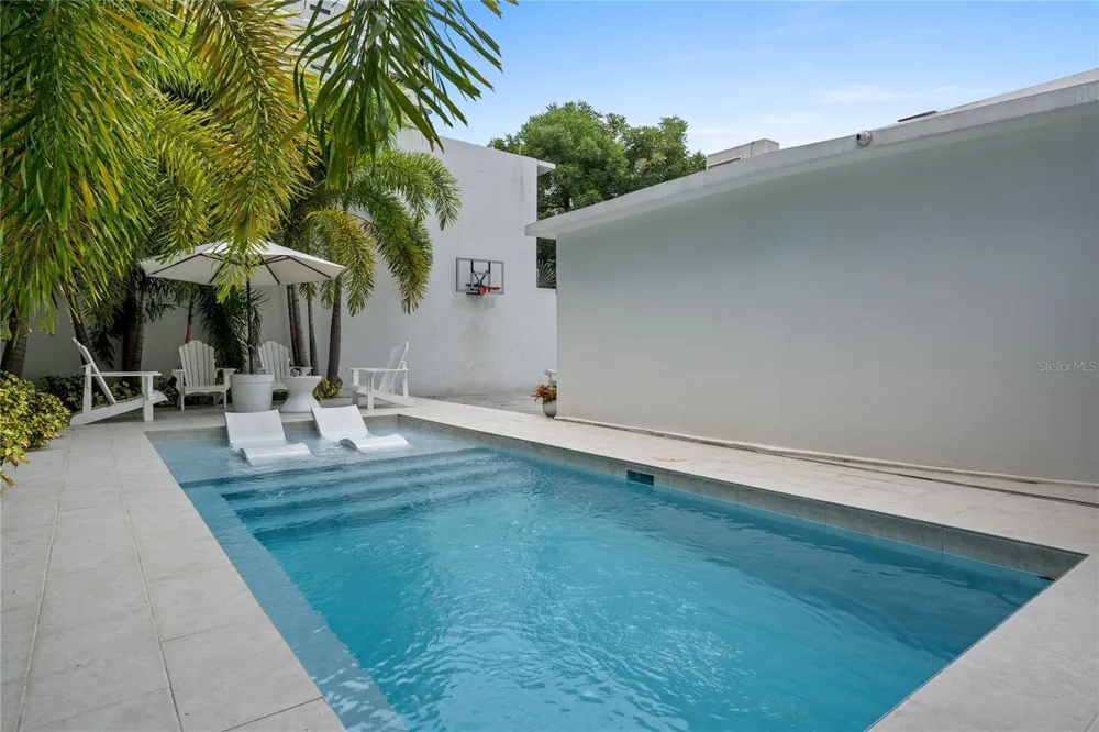 1215 CALLE LUCHETTI San Juan, PR 00907