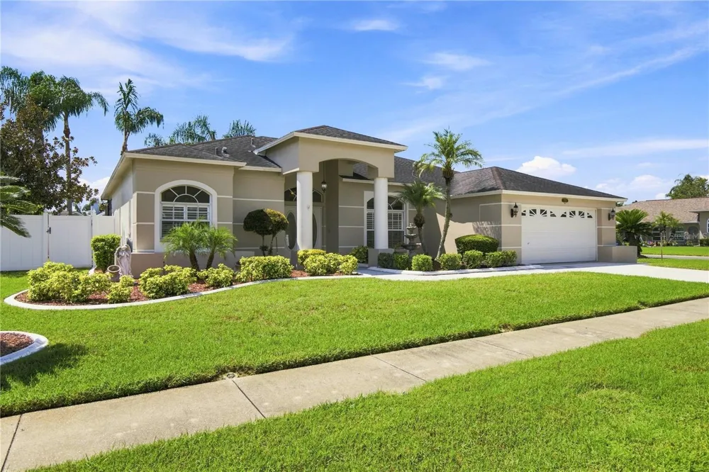8704 CYPRESS LAKES BOULEVARD New Port Richey, FL 34653