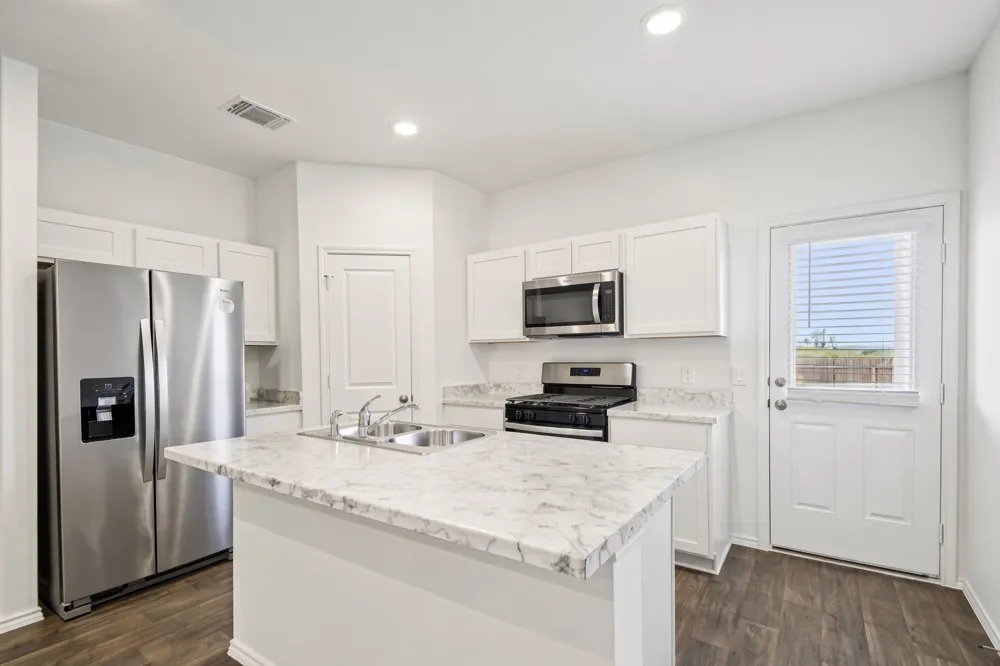 599 Arnold Loop #B Kyle, TX 78640