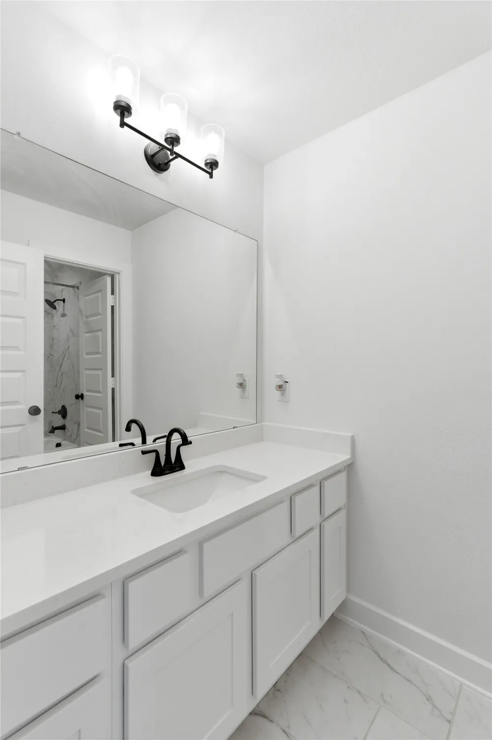 396 Hollister Drive Liberty Hill, TX 78642