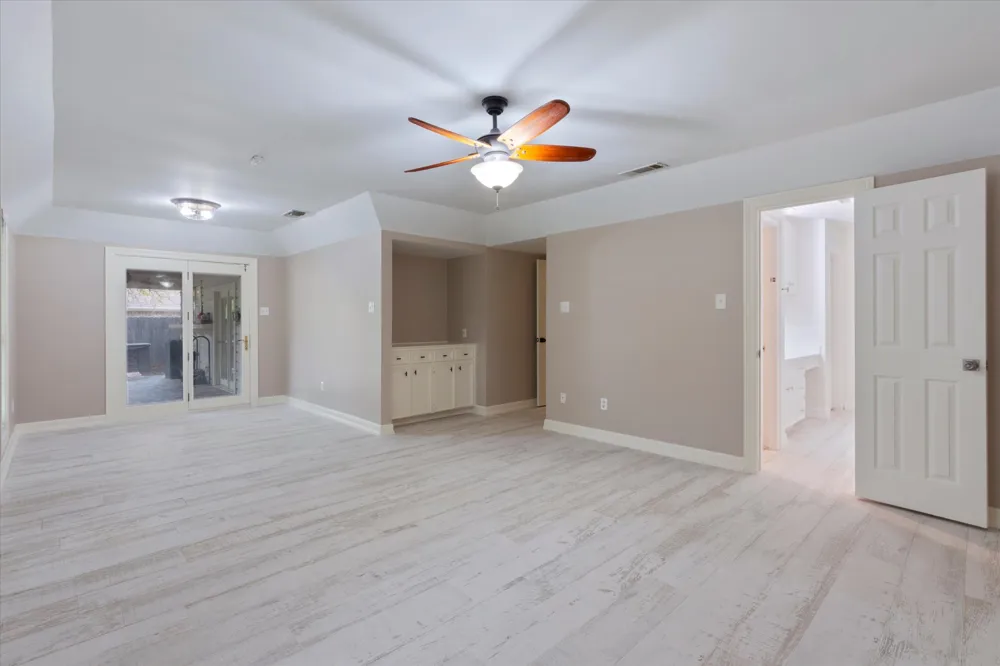 109 White Sands Drive Lakeway, TX 78734