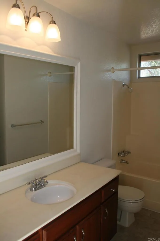 1595 Zephyr Ave El Cajon, CA 92021