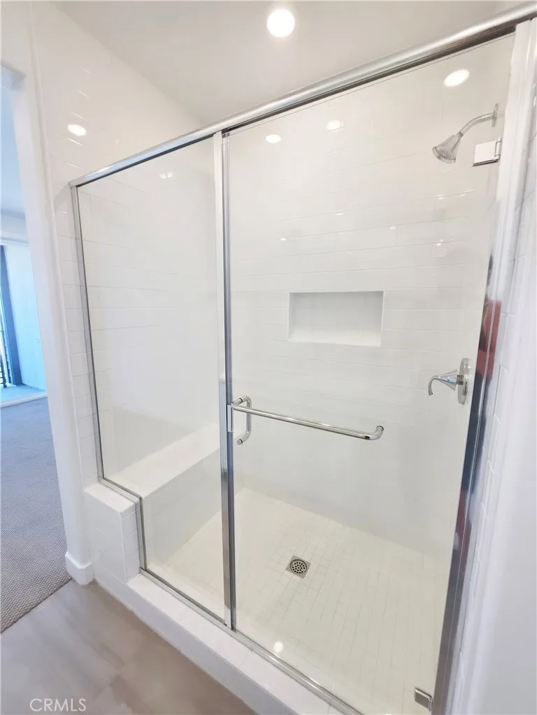 27457 Novella Valencia, CA 91318