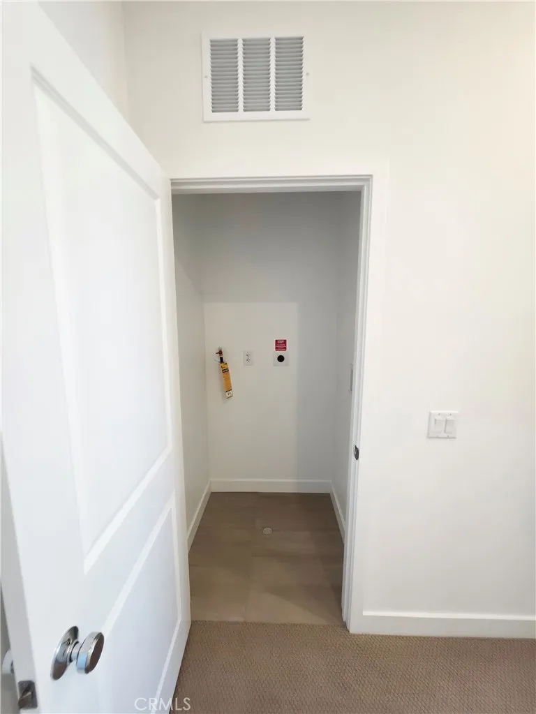 27457 Novella Valencia, CA 91318