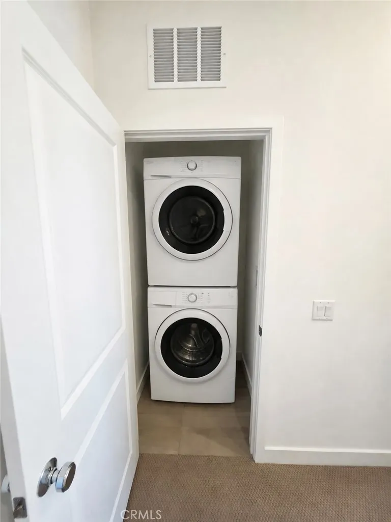 27457 Novella Valencia, CA 91318