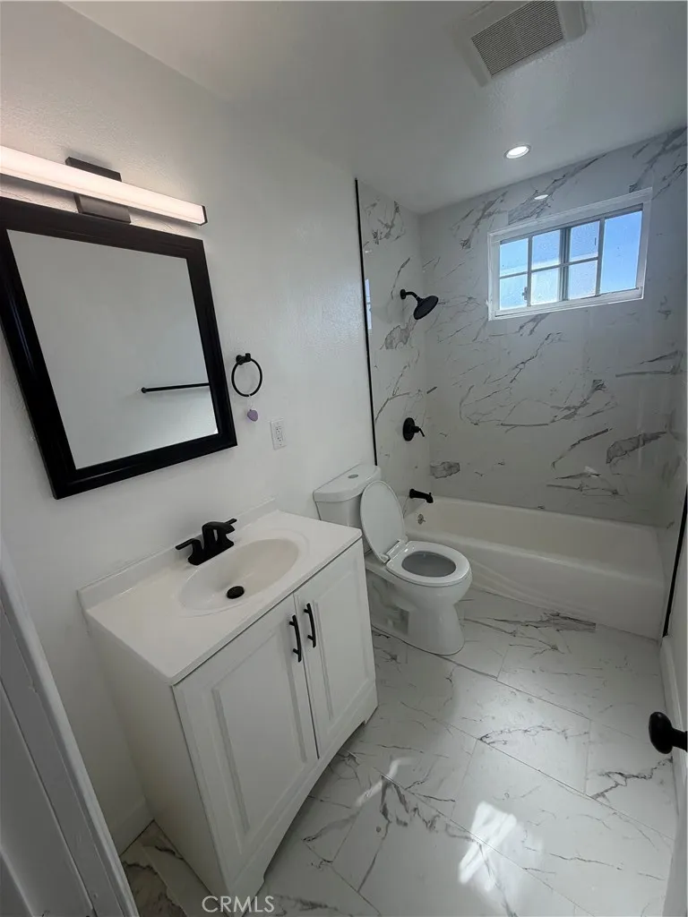 1550 W 59th Place Los Angeles, CA 90047