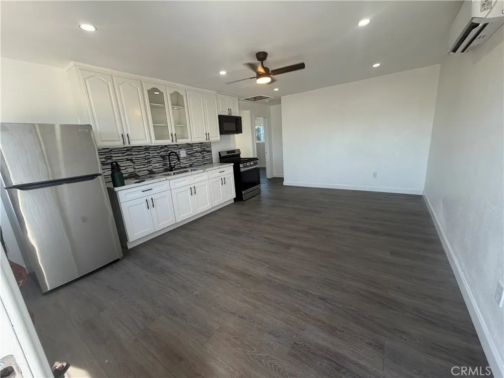 1550 W 59th Place Los Angeles, CA 90047