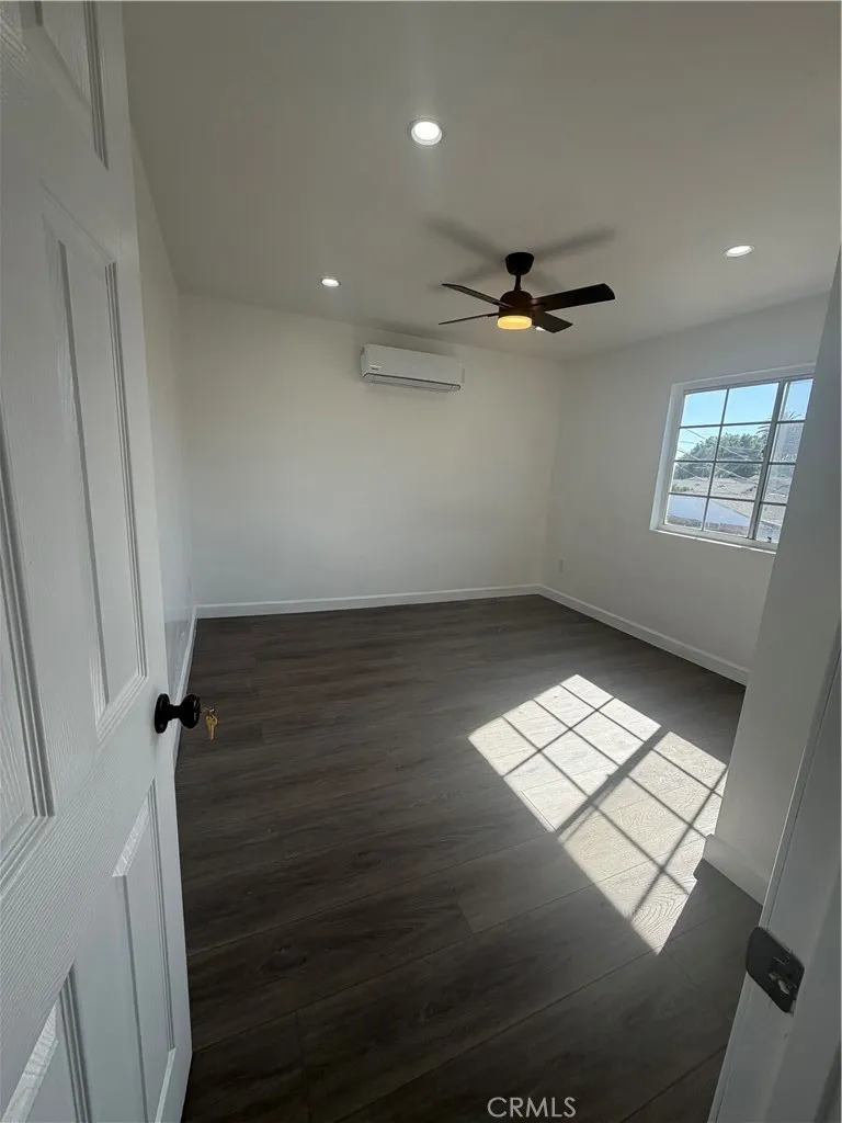 1550 W 59th Place Los Angeles, CA 90047